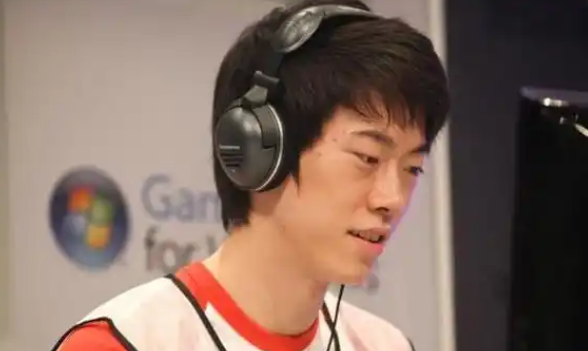 月神不朽：Moon 与魔兽争霸 Ⅲ 的永恒神话（5000 字