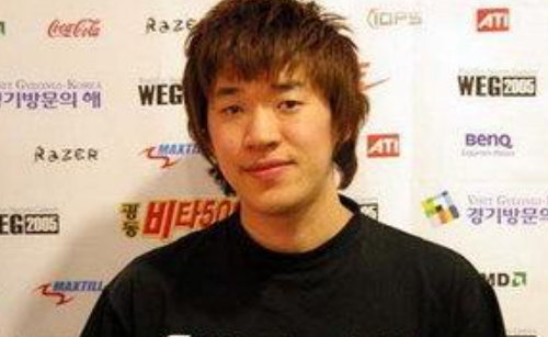 <strong>铁血霸王：韩国兽王 Zacard 的魔兽争霸传奇</strong>